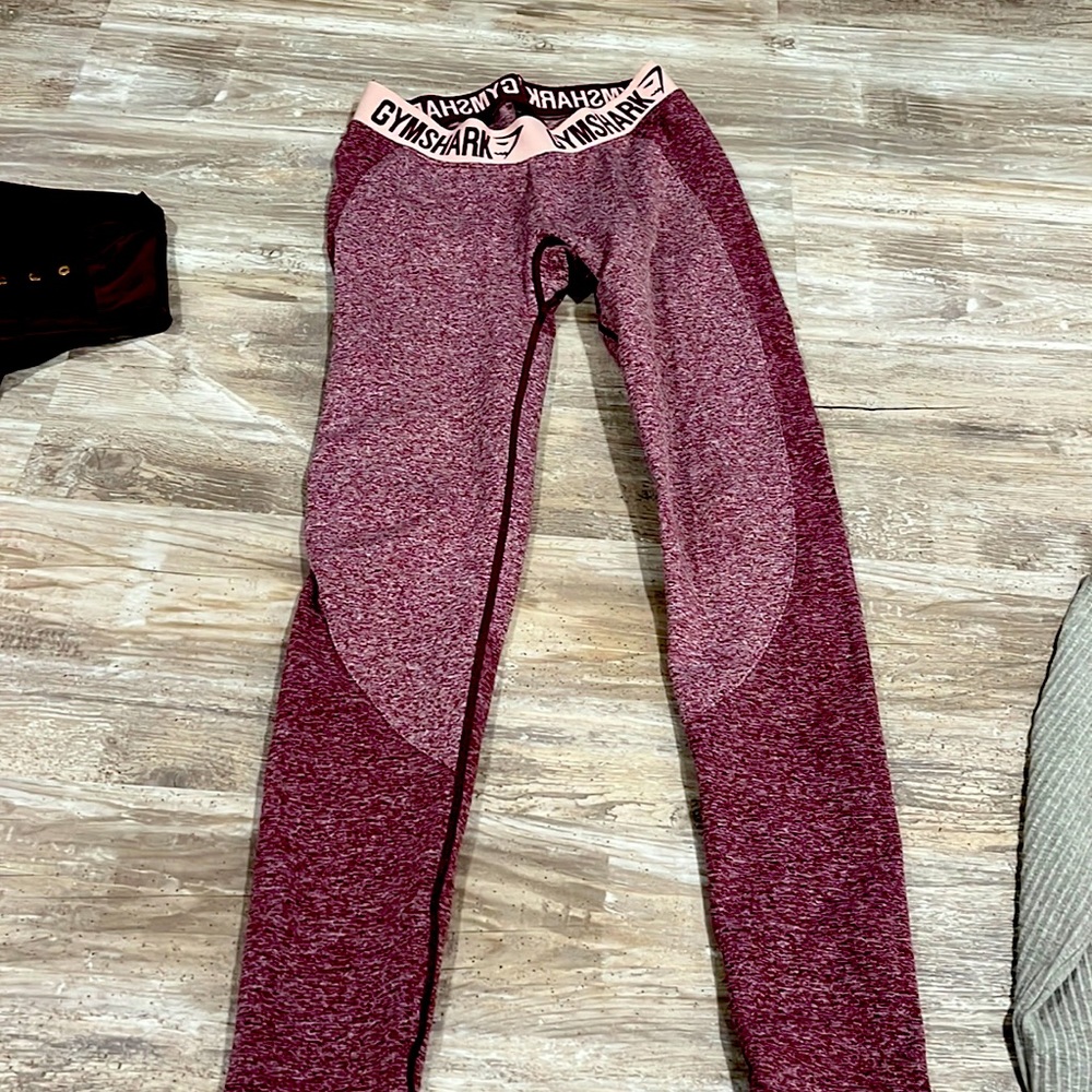 Gym shark leggjngs. Size M